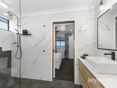 10 Balmoral Drive, Castle Hill