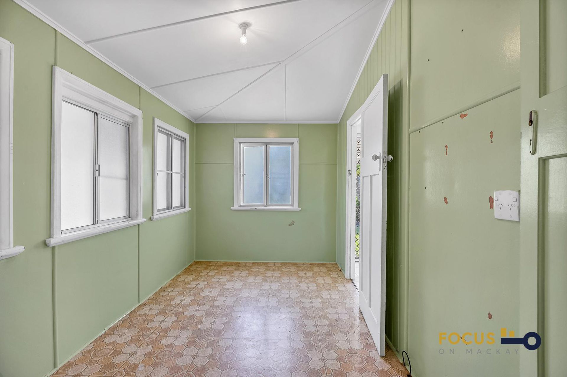 4 Sarina Beach Road, Sarina