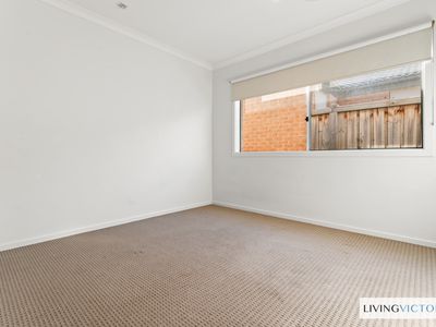 10 Minnehaha Way, Point Cook