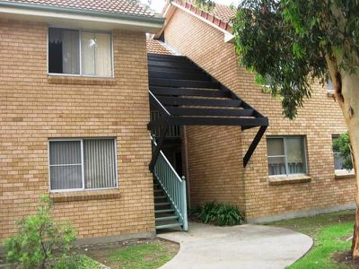 12 / 6 Blackbutt Way, Barrack Heights
