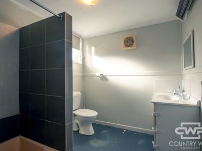 2474 New England Highway, Dundee