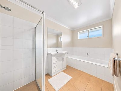 44A & 44B Madden Drive, Griffith