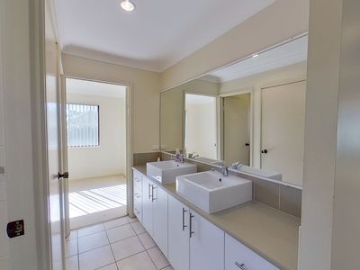 24 Belmore Place, Dubbo