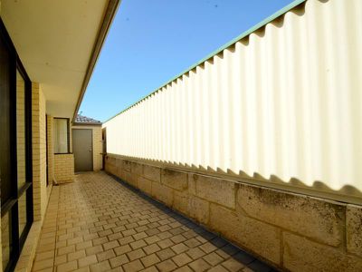 8 Yoorn Way, Bertram