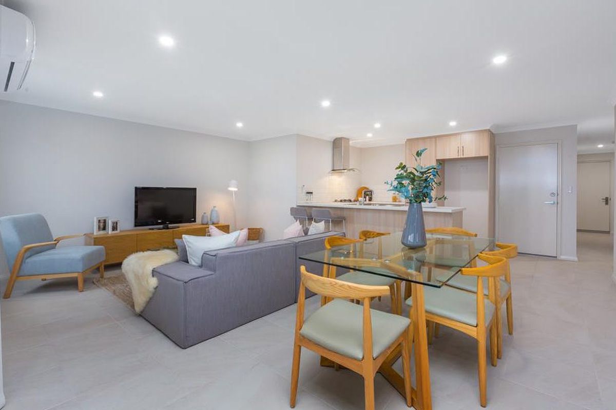 43A Carnegie Parade, Success