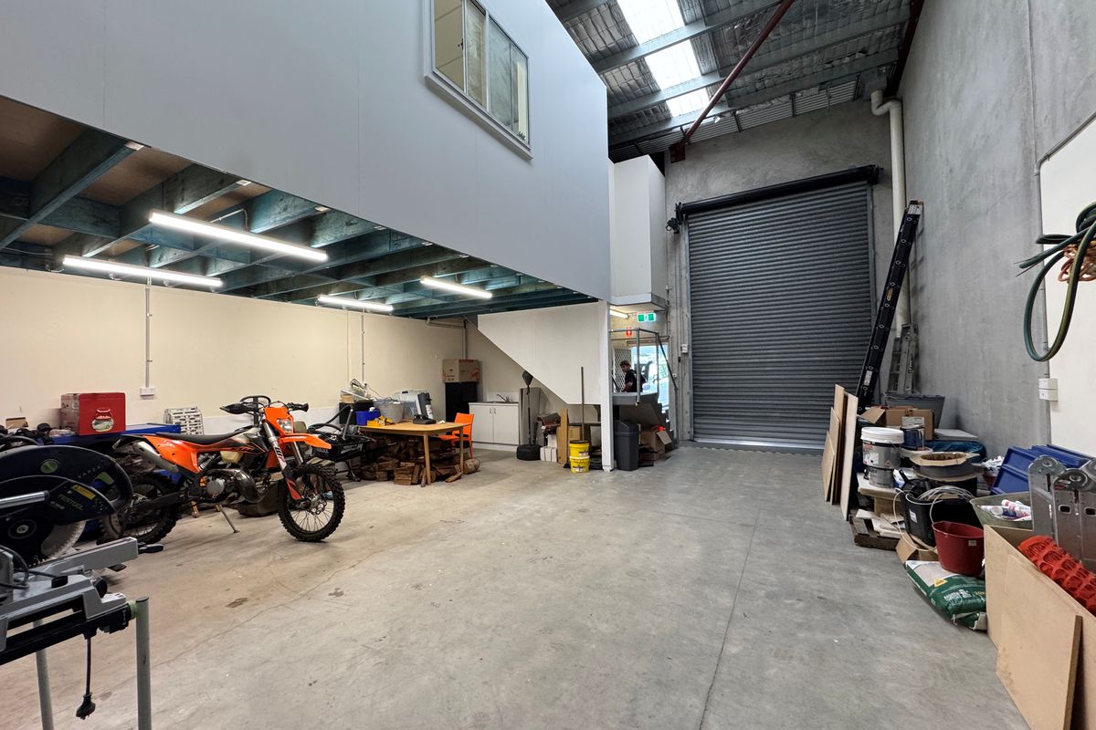 Unit 12 / 7-9 Production Road, Taren Point