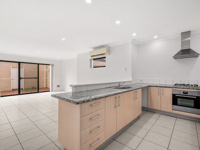 4 / 8 Toledo Close, Cannington
