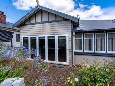 82 Meredith Crescent, South Launceston