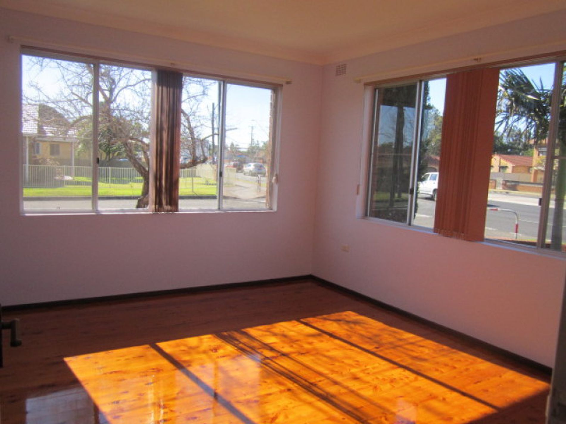 1 / 26 Shellharbour Road, Lake Illawarra