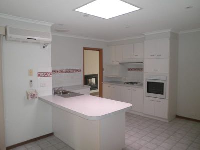 27 Mulholland Crescent, Grovedale