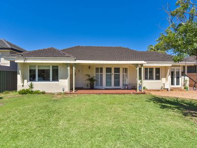 55 Oceanic Drive, Floreat