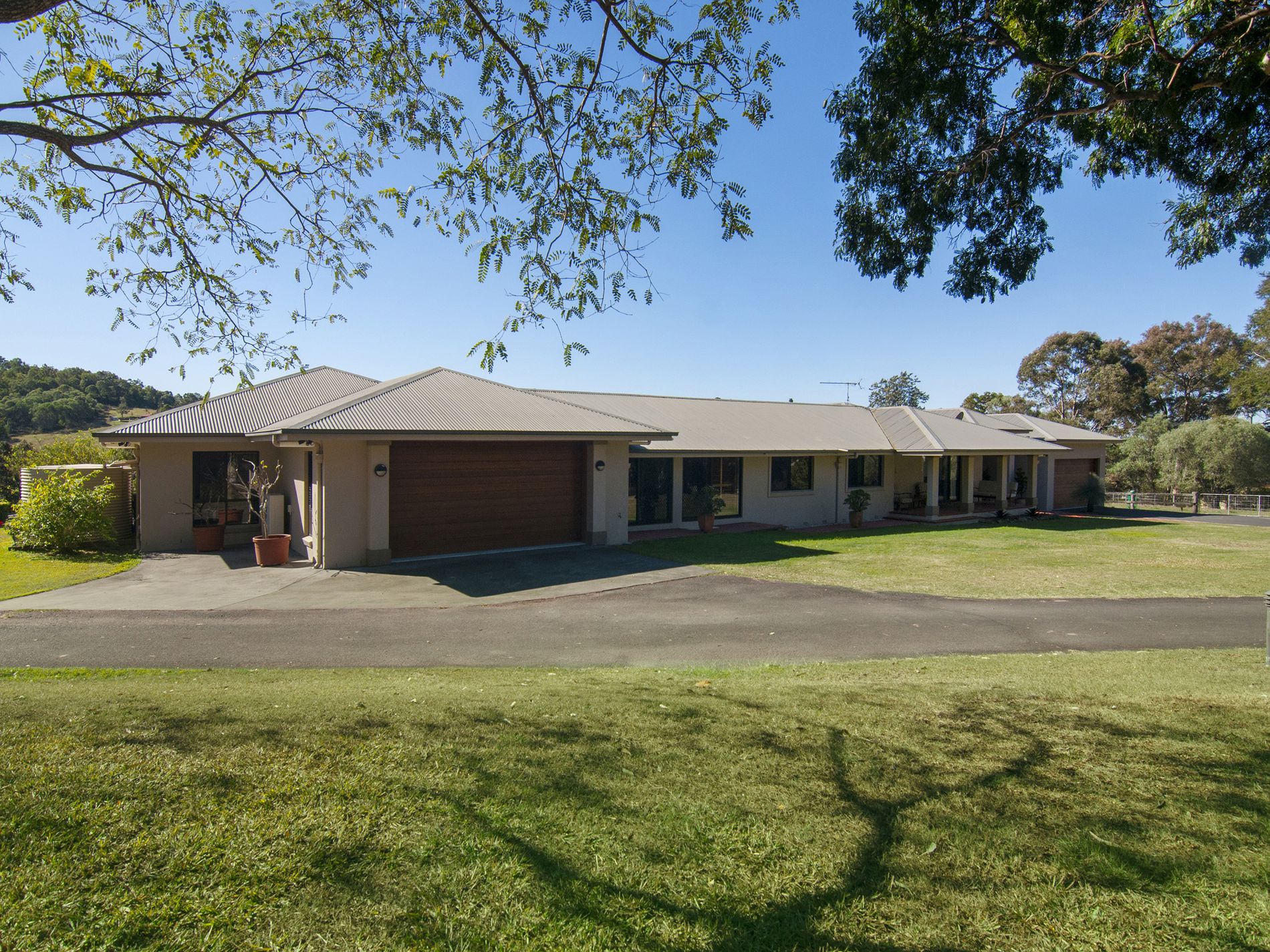 8 DALGLEISH ROAD, Ormeau Hills