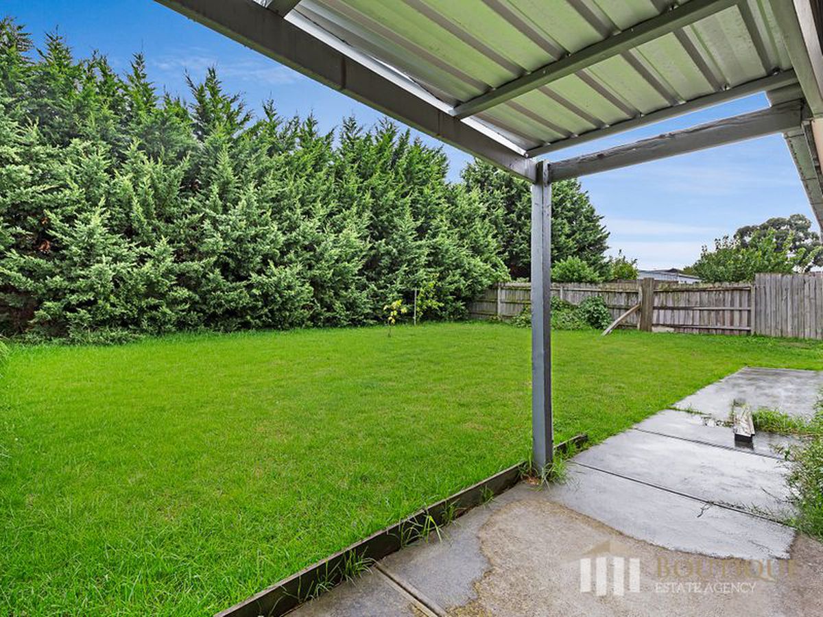 5 Weeden Crescent, Hallam