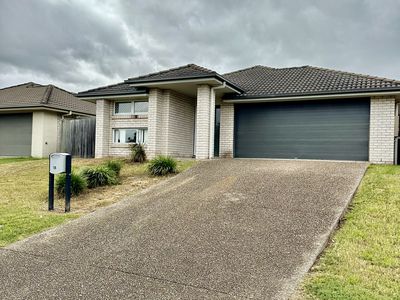 18 Littleford Cct, Bundamba