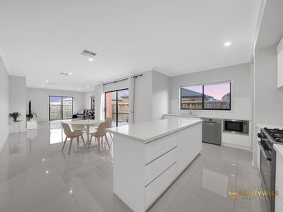 12 Perceval Place, Mambourin