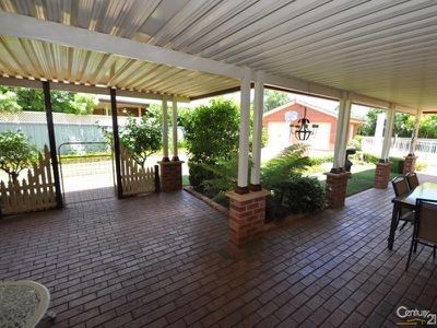 5 Westminster Court, Dubbo