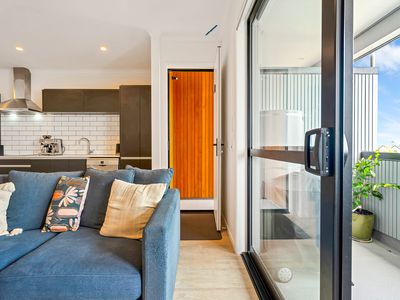 4/2 Frances Bryers Road, Hobsonville