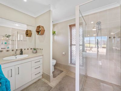 77 Katebridge Drive , Mount Archer