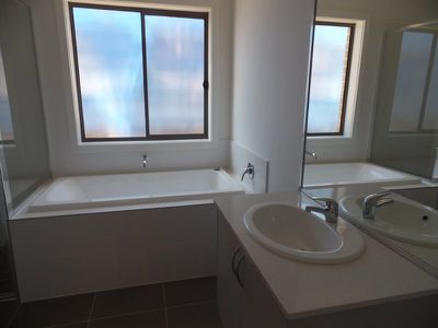17 Penstock Parade, Leppington
