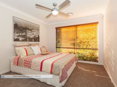 57 Laughlen Chase, Pacific Pines