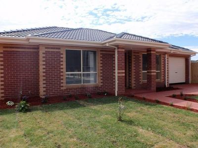 2 / 200 Biggs Street, St Albans