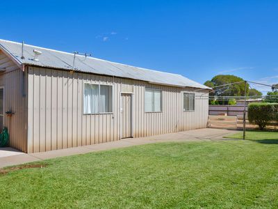 260 Piccadilly Street, Piccadilly