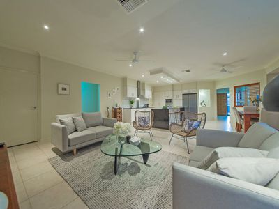 2 Lachlan Drive, Wakerley
