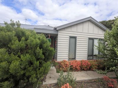 2 / 12 Castle Court, Bell Park