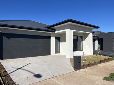 6 Shiraz Ave, Fraser Rise