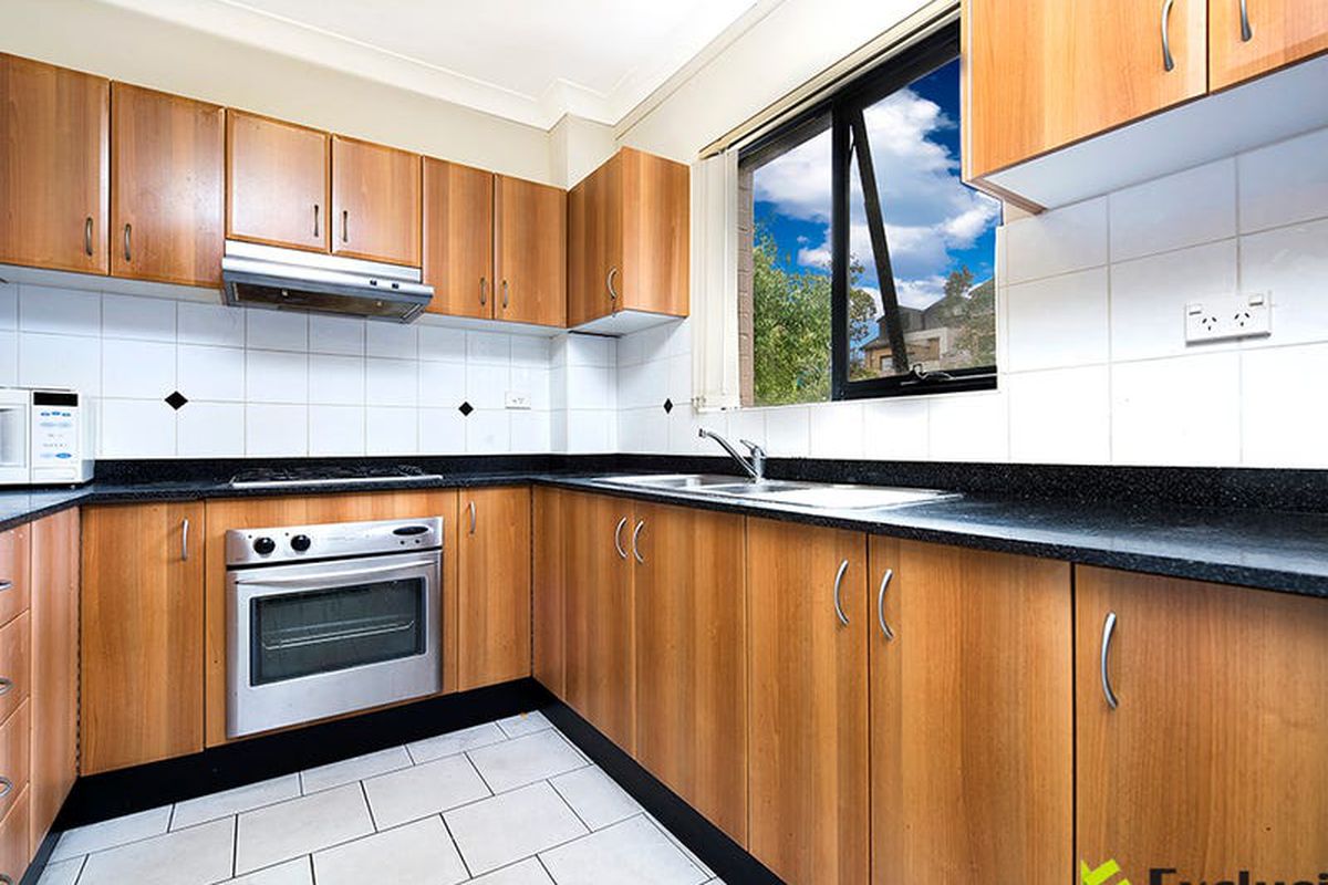 5 / 18 Eastbourne Road, Homebush West
