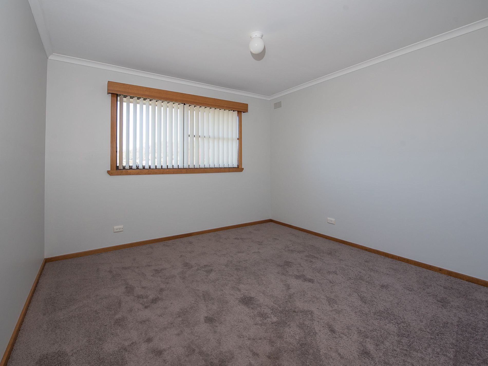 1 / 18 Guilford Road, Riverside