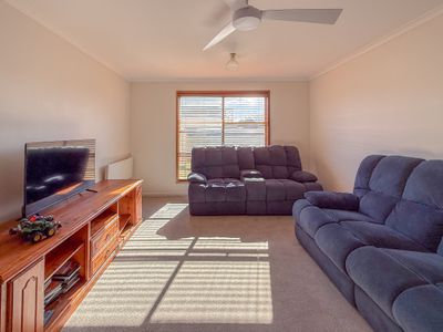 5 Harrison Crescent, Swan Hill