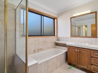 14 Allamar Court, Tawonga South
