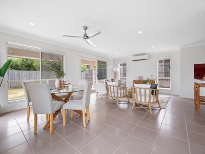 25 Milbrook Crescent, Pimpama