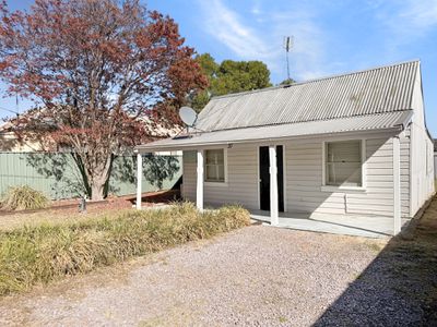 37 Little Wambat Street, Forbes