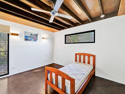 6 WHALE COURT, Woodgate