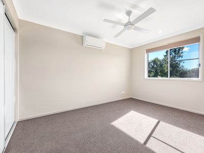 2 / 15 Mustang Close, Hillvue