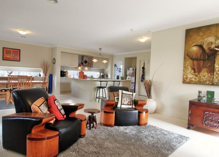 5 Nossal Drive, Point Cook