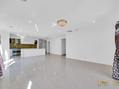 5 Swiss Way, Manor Lakes
