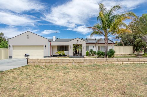 56 Clarence Way, Champion Lakes