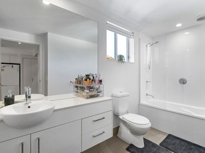 301 / 3 Compass Drive, Biggera Waters