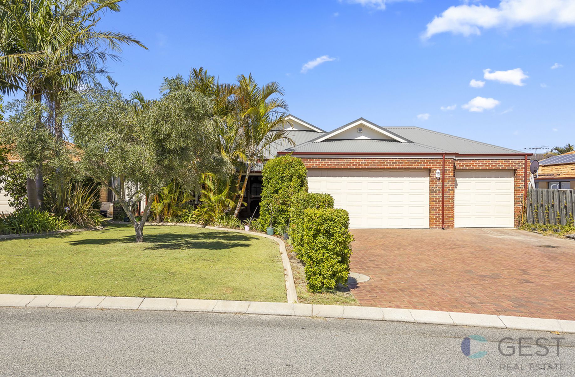 4 BANCROFT RAMBLE, Landsdale GEST Real Estate