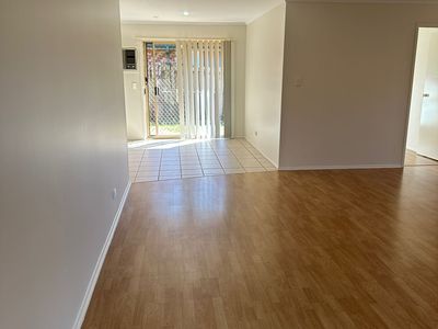 9 / 3 ROSEGUM PLACE, Redbank Plains