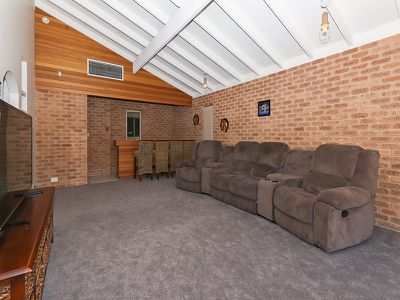 4 Royce Grove, Booragoon