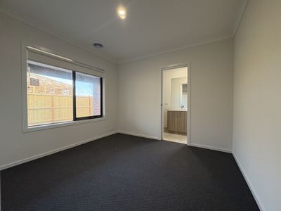 17 Shiraz Avenue, Fraser Rise