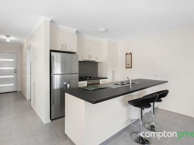 2 / 60 Tanner Street, Breakwater