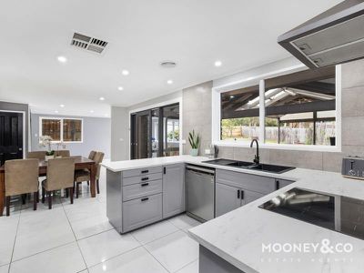 6 Rimfire Crescent, Cranbourne