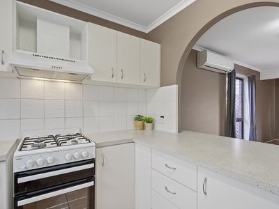 5 / 4 Arac Street, Woodridge