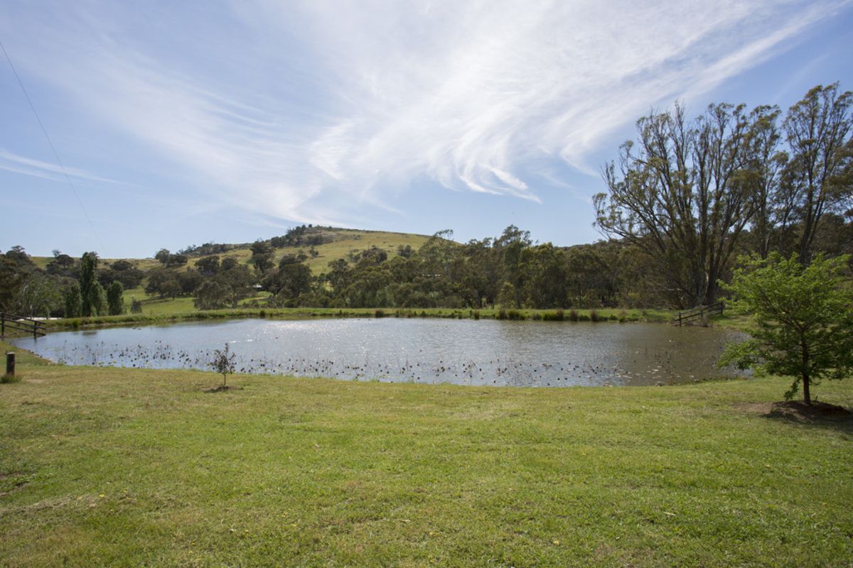 405 Oak Valley Road, Avenel