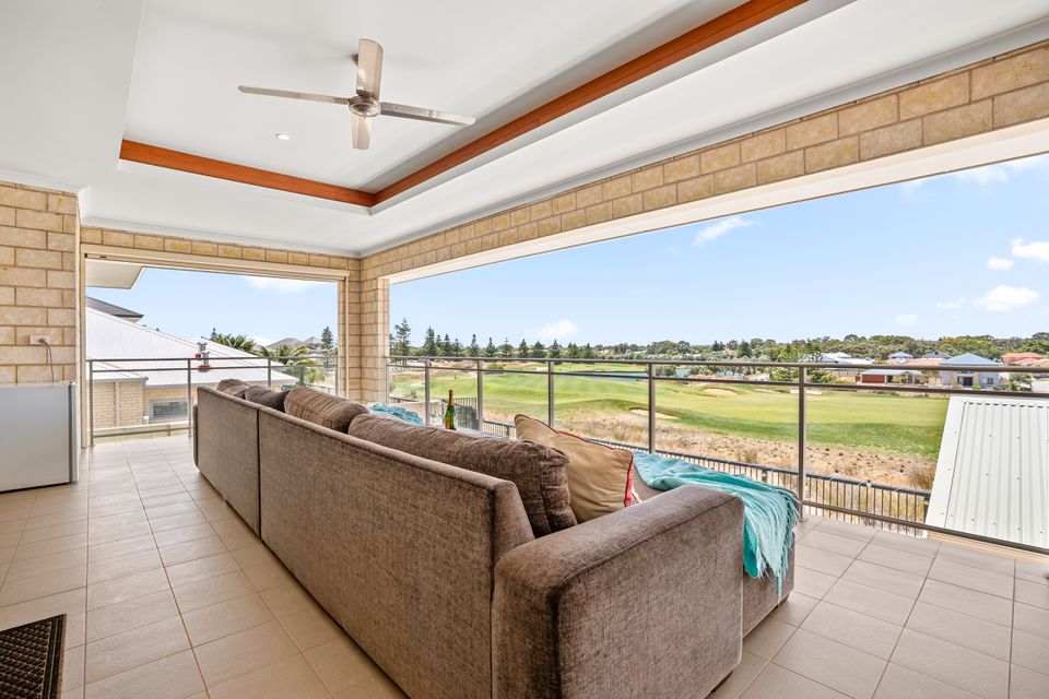 43 Holloways Ridge, Secret Harbour